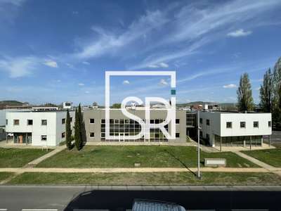 Bureaux de 152m² + parkings à louer à Aubière