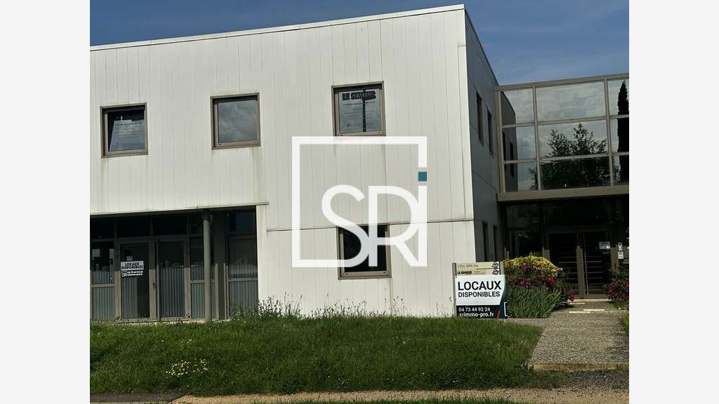 Bureaux de 152m² + parkings à louer à Aubière