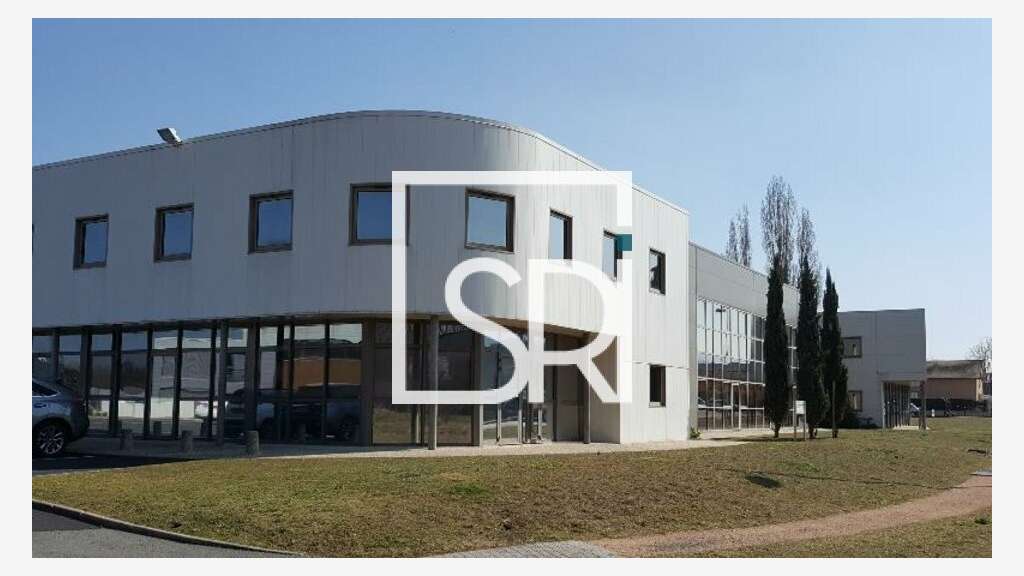 Bureaux de 152m² + parkings à louer à Aubière
