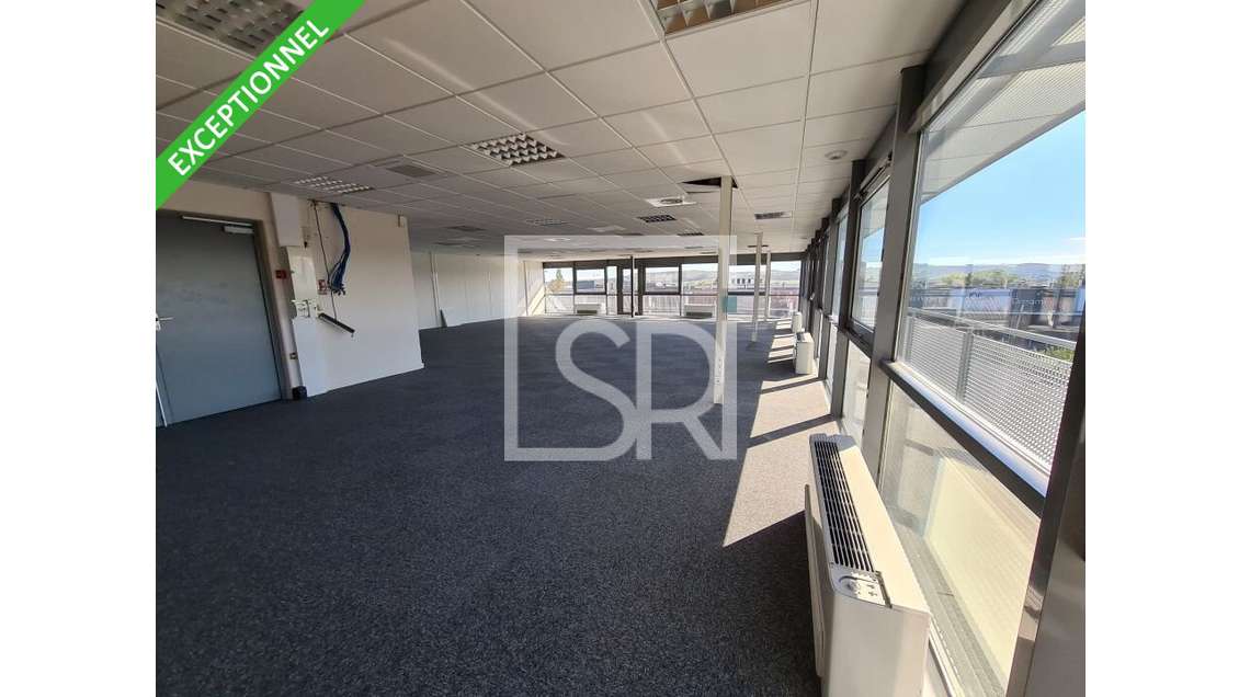 Bureaux de 170m² à louer à Aubière