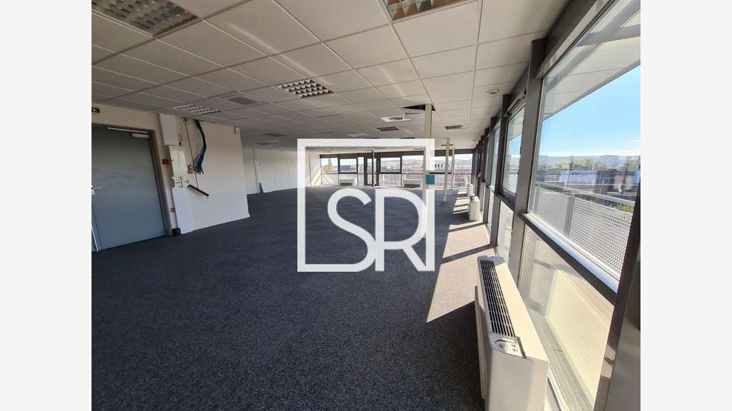 Bureaux de 170m² à louer à Aubière