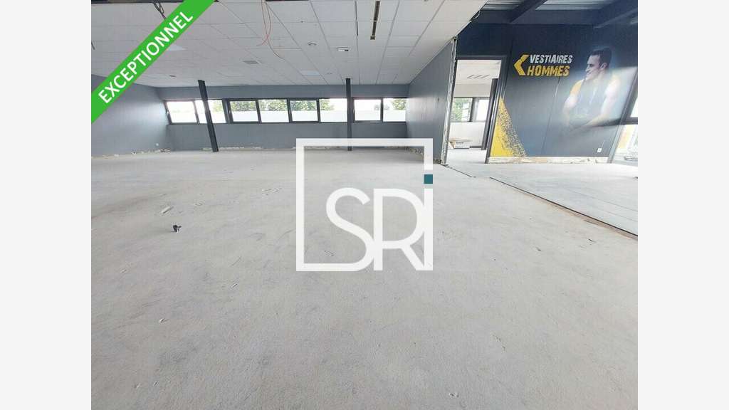 Bureaux de 349m² à louer au 2ème étage à Aubière