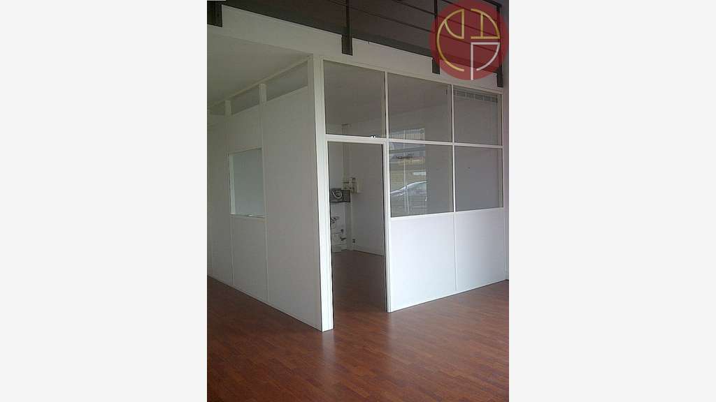 Loue local commercial de 225m² en R+1 à Aucamville