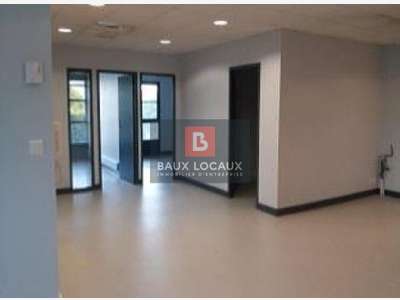 A louer bureaux 152m² RDC à Avignon proche Cap Sud
