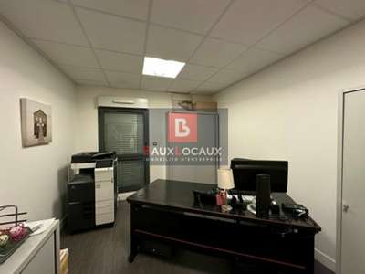 Bureaux de 13m² à louer au 1er étage à Avignon 