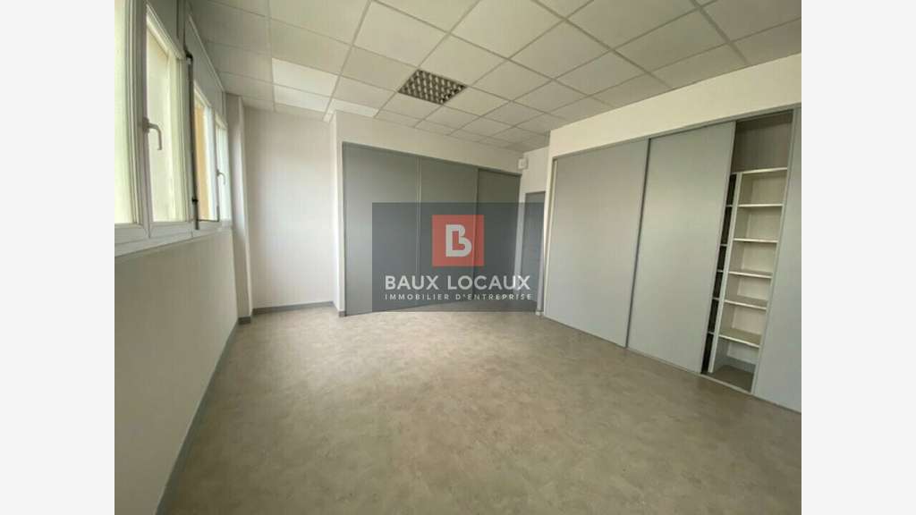 A louer bureaux 43m² R+1 à Avignon Fontcouverte