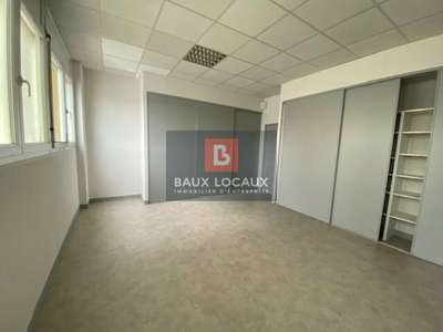 A louer bureaux 43m² R+1 à Avignon Fontcouverte