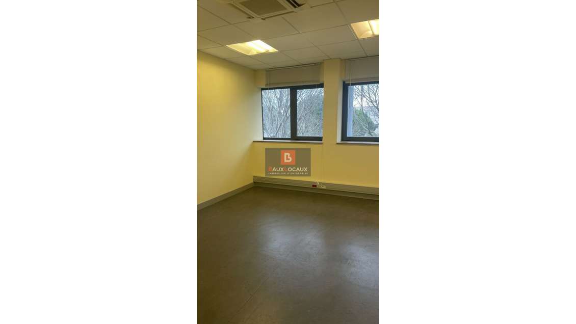 Bureaux de 30m² à louer au 1er étage à Avignon