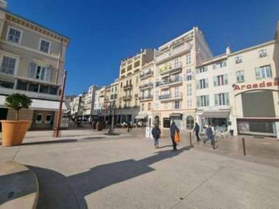 A louer local 70m² à Cannes rue d'Antibes