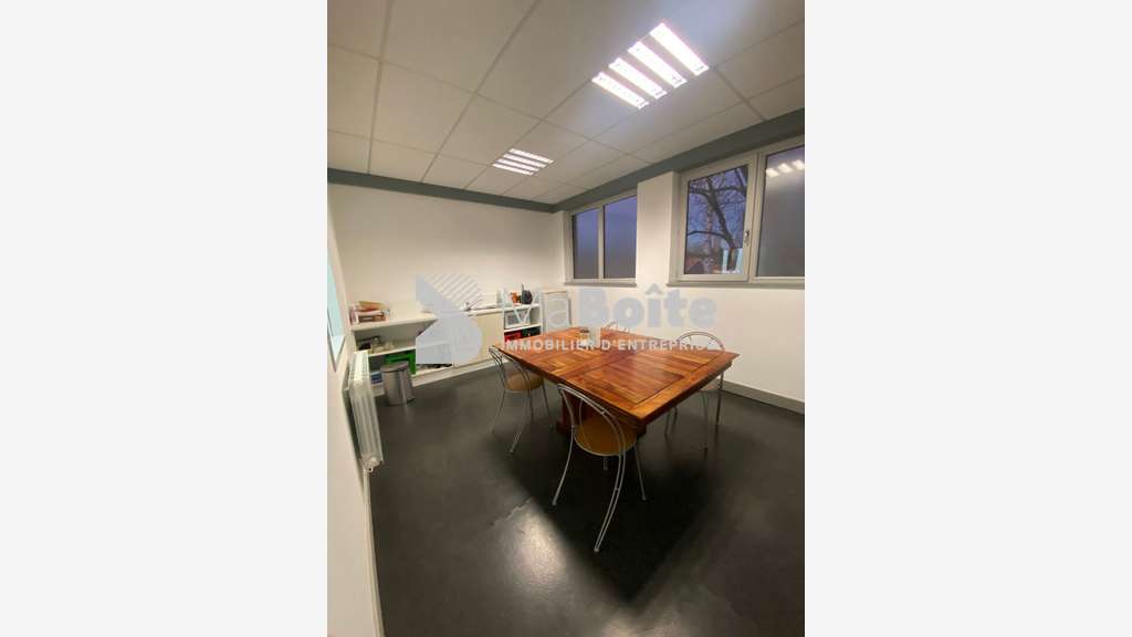 A louer bureaux neufs de 50m² à Balbigny