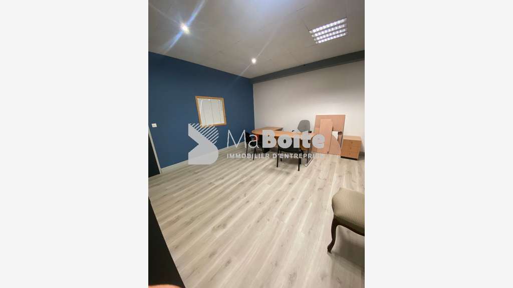 A louer bureaux neufs de 15m² à Balbigny