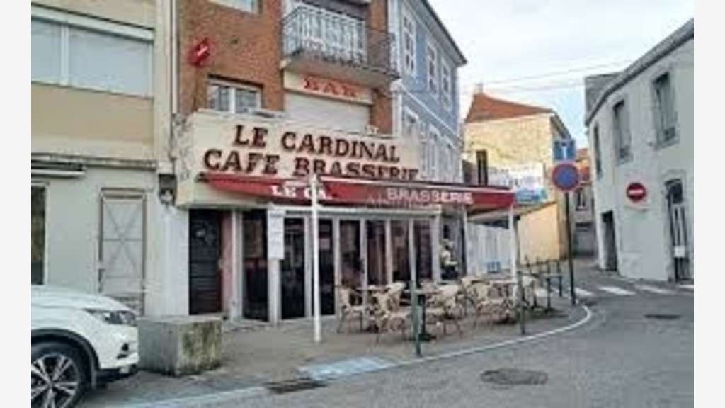 Location bar restaurant à louer à Lourdes centre