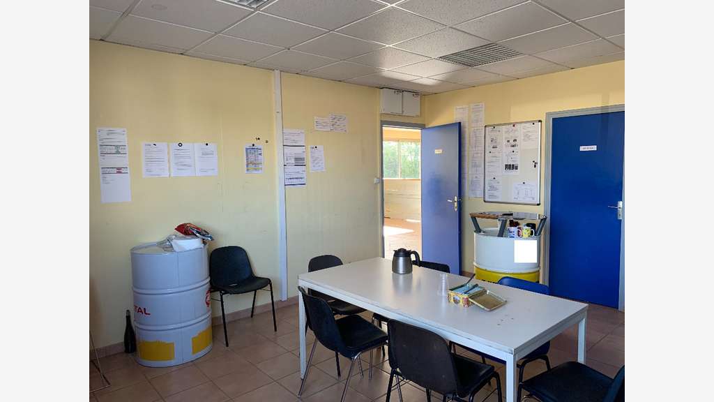 A louer local d'activité 1015m² à Angers Nord/Est
