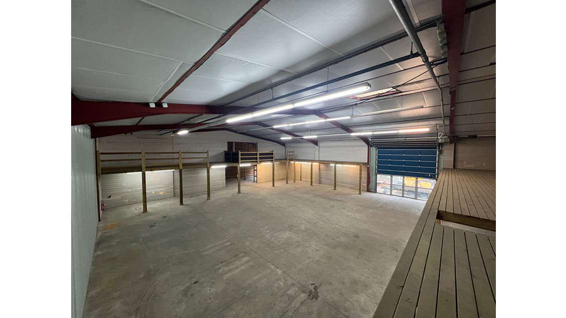 A louer local d'activité 742m² à Angers Ouest