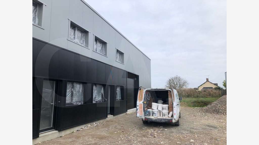 A louer cellule d'activité 240m² en ZA à Mordelles