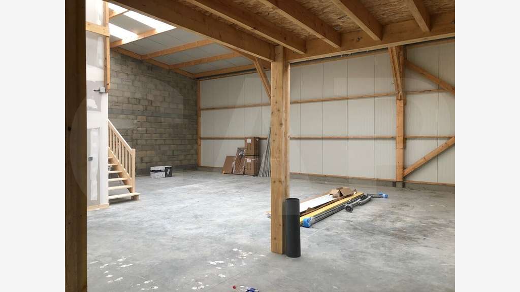A louer cellule d'activité 240m² en ZA à Mordelles