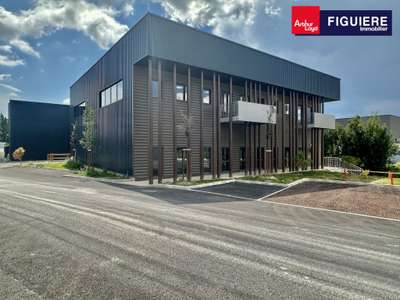 A louer bâtiment d'activité neuf 675m² à Venelles