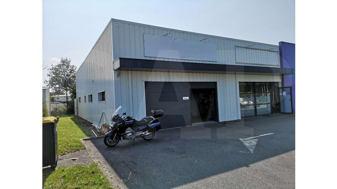 A louer local d'activité 300m² à Ploeren  