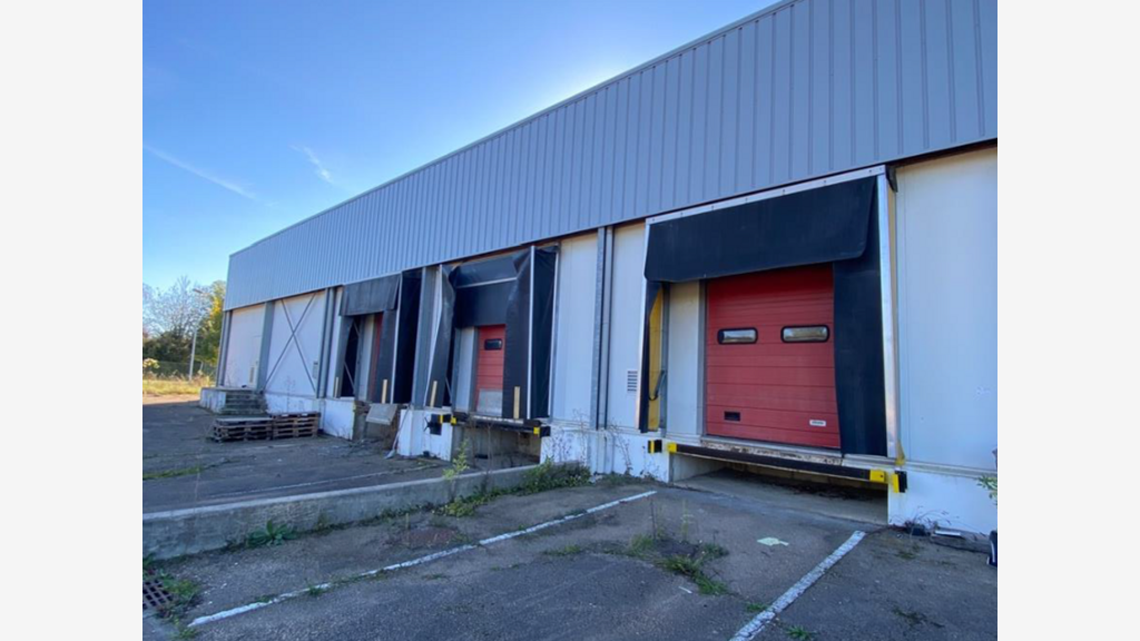 Bâtiment agroalimentaire 1100m² à louer à Migennes