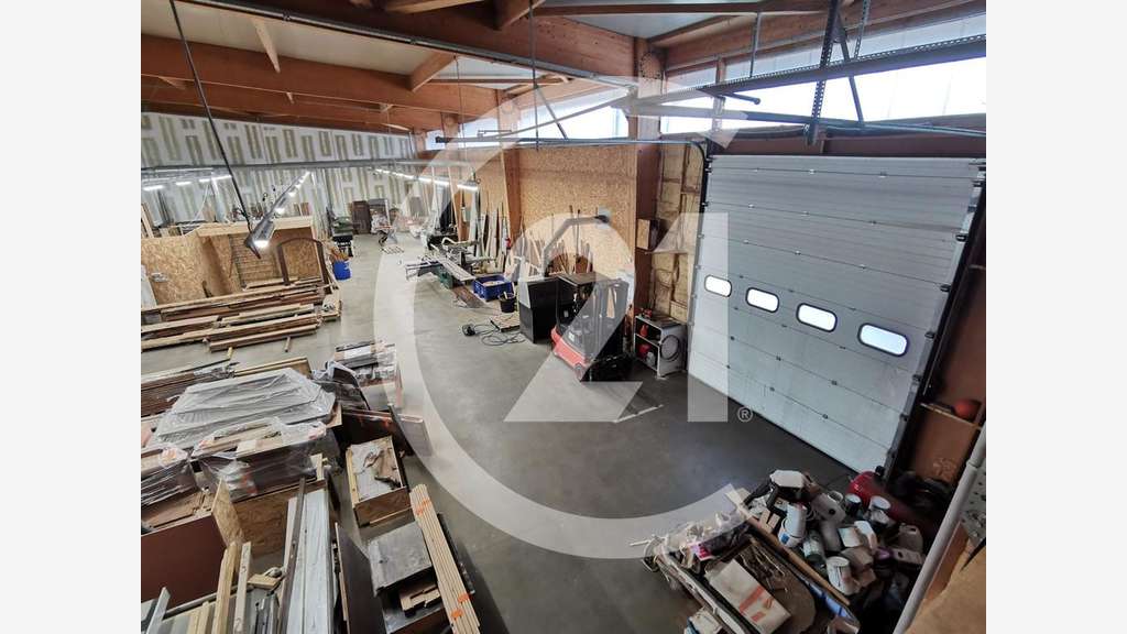 A louer bâtiment activité récent 1450m² à Chabeuil