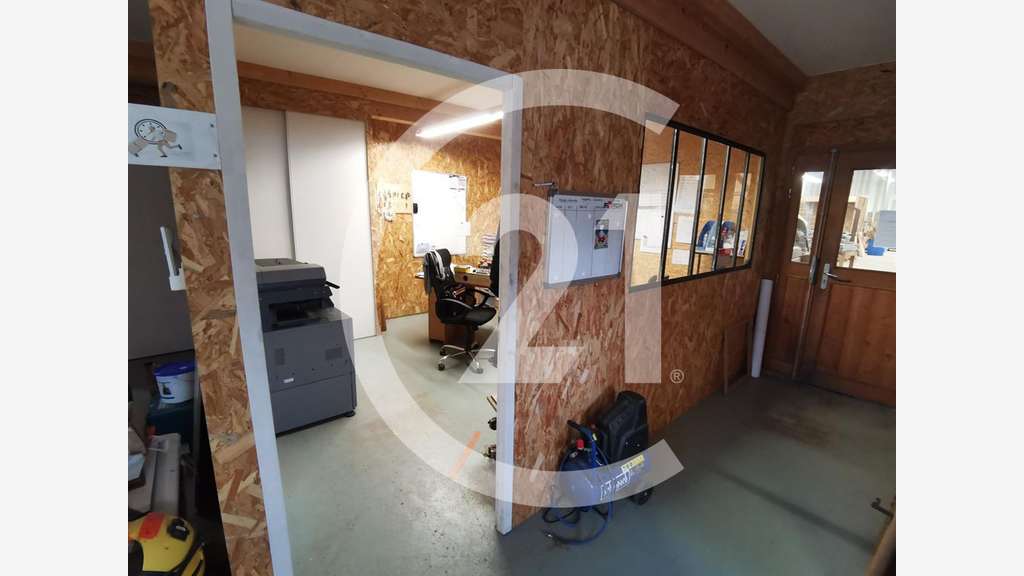 A louer bâtiment activité récent 1450m² à Chabeuil