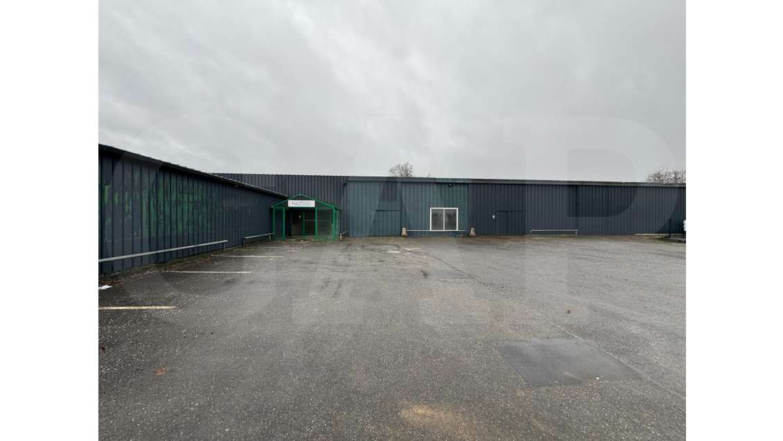 A Louer bâtiment 1770m² à Betton ZA de la Forge