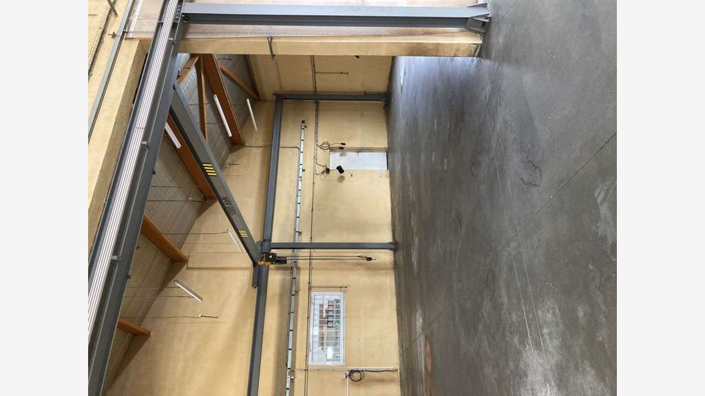 Loue atelier et bureaux 423m² à St Cyr sur Menthon