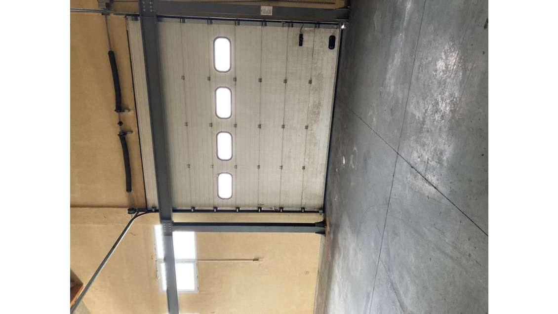 Loue atelier et bureaux 423m² à St Cyr sur Menthon