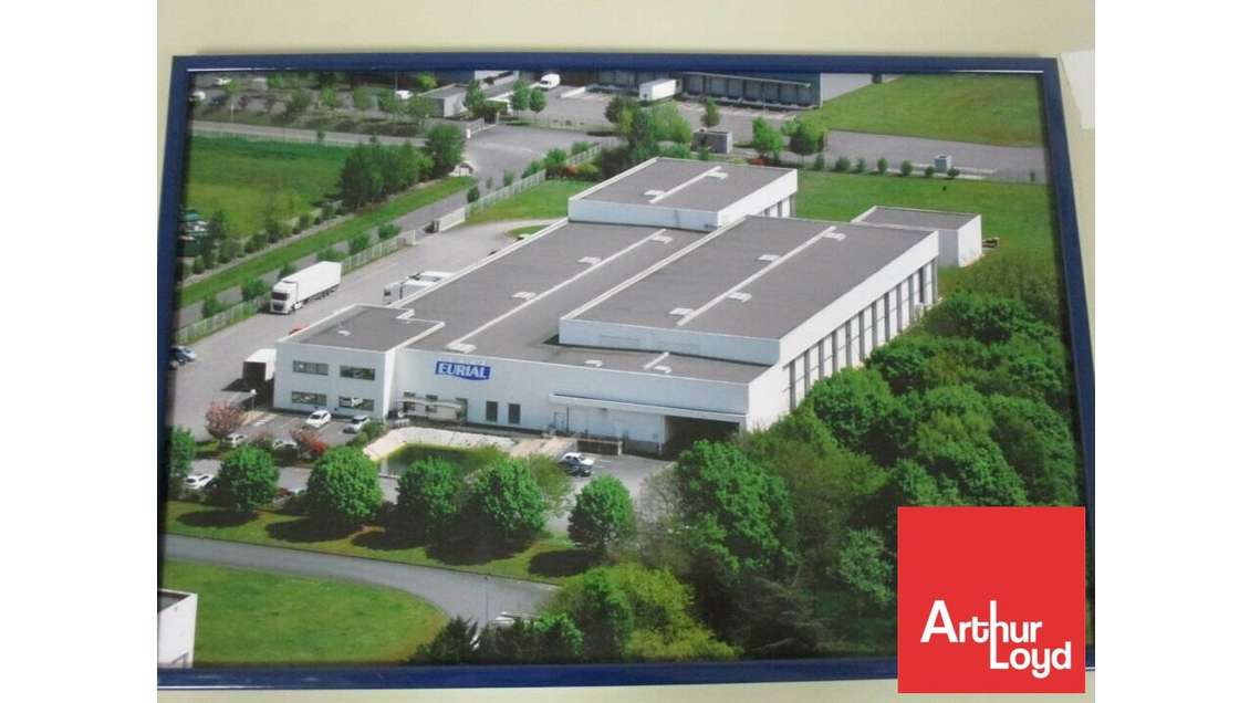 A louer bâtiment stockage froid 5267m² à La Crèche