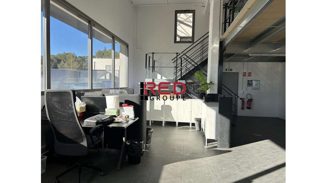 Loue bureau lumineux de 215m² à la Gardanne