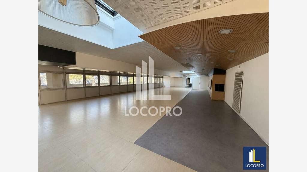 Bâtiment mixte activités-bureaux à louer Valbonne