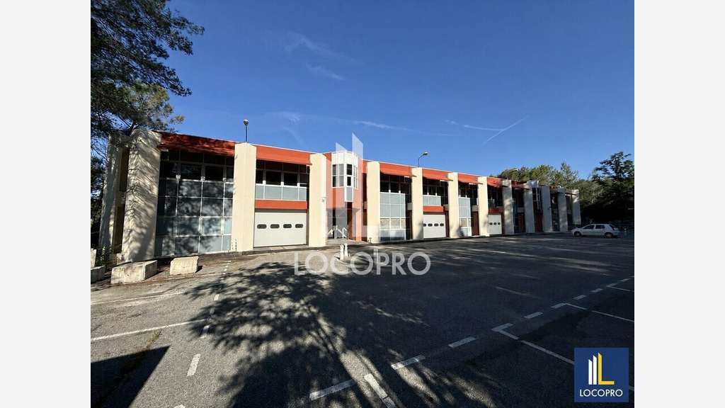 Bâtiment mixte activités-bureaux à louer Valbonne