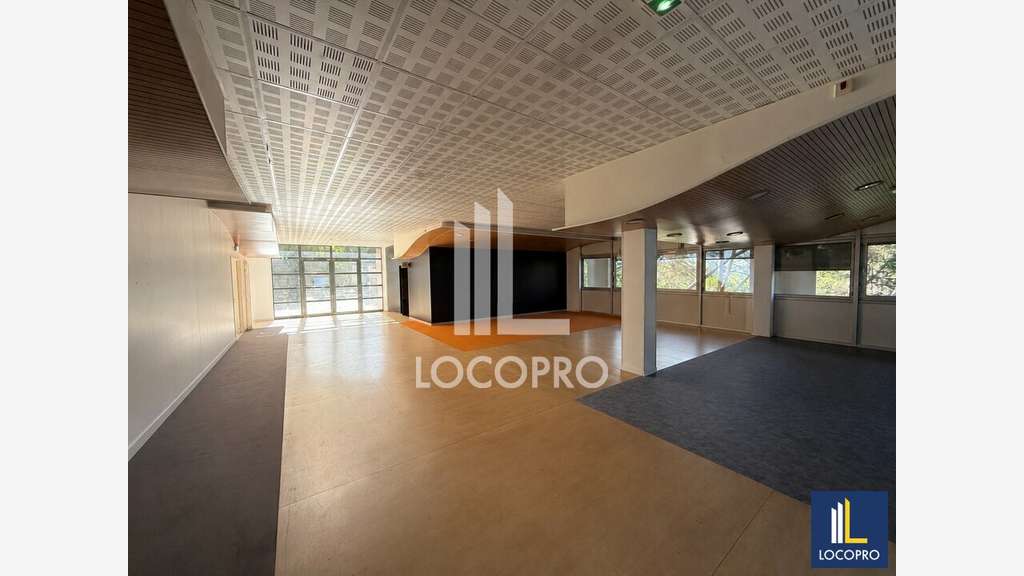 Bâtiment mixte activités-bureaux à louer Valbonne