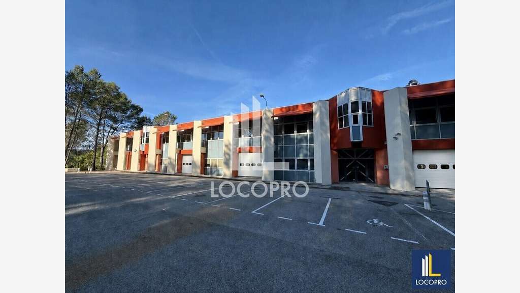 Bâtiment mixte activités-bureaux à louer Valbonne