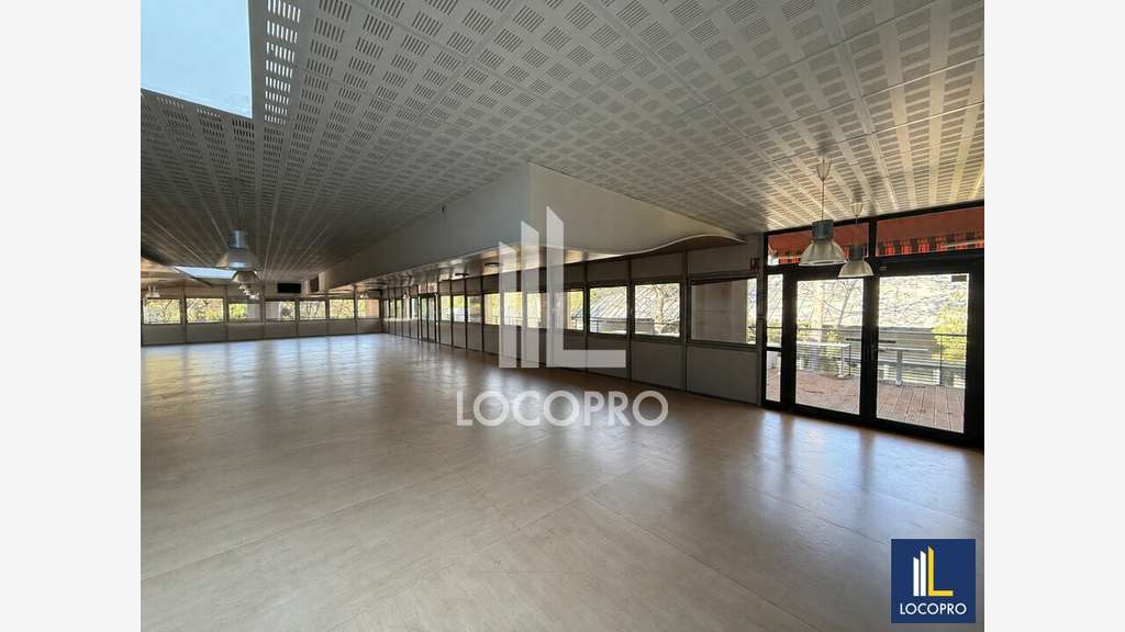 Bâtiment mixte activités-bureaux à louer Valbonne