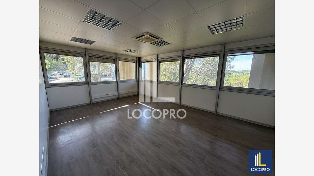 Bâtiment mixte activités-bureaux à louer Valbonne