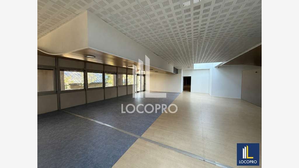 Bâtiment mixte activités-bureaux à louer Valbonne