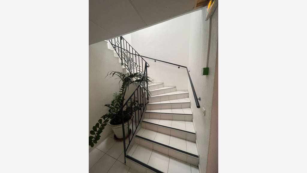 A louer bâtiment 840m² à Saint-Laurent Cap 3000