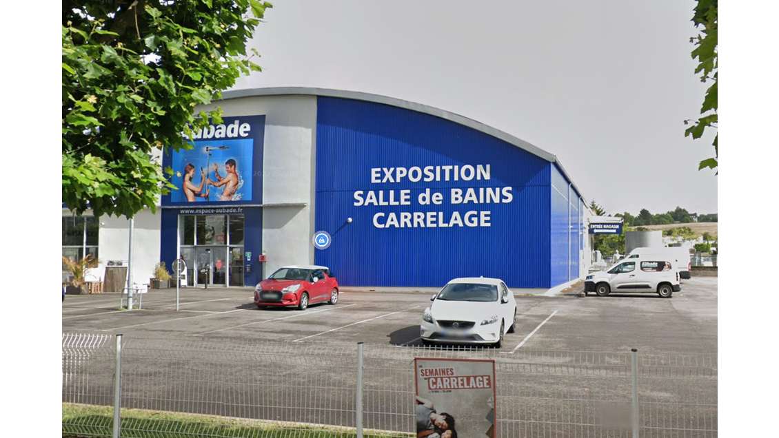 A louer bâtiment 1440m² zone Hippodrome Quimper