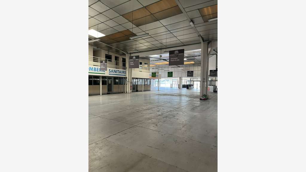 A louer bâtiment 13715m² à Brive ZA Beauregard