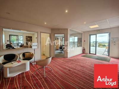 Location Locaux d'activités - Entrepôts à Chasseneuil-du-Poitou