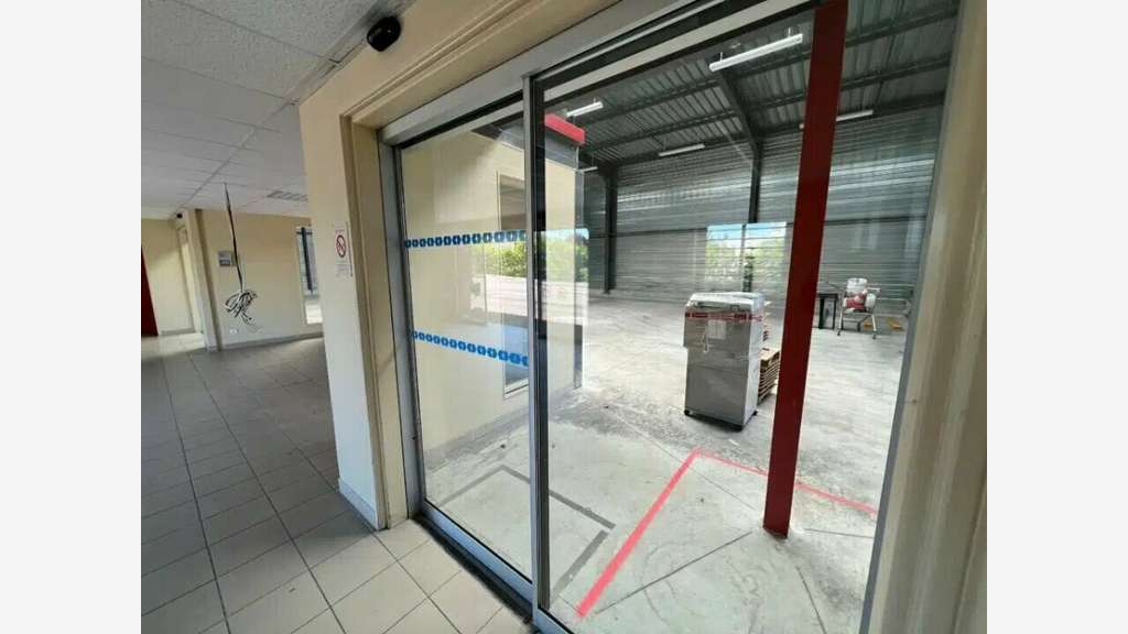 Bâtiment industriel 658m² à louer à Bar sur Aube