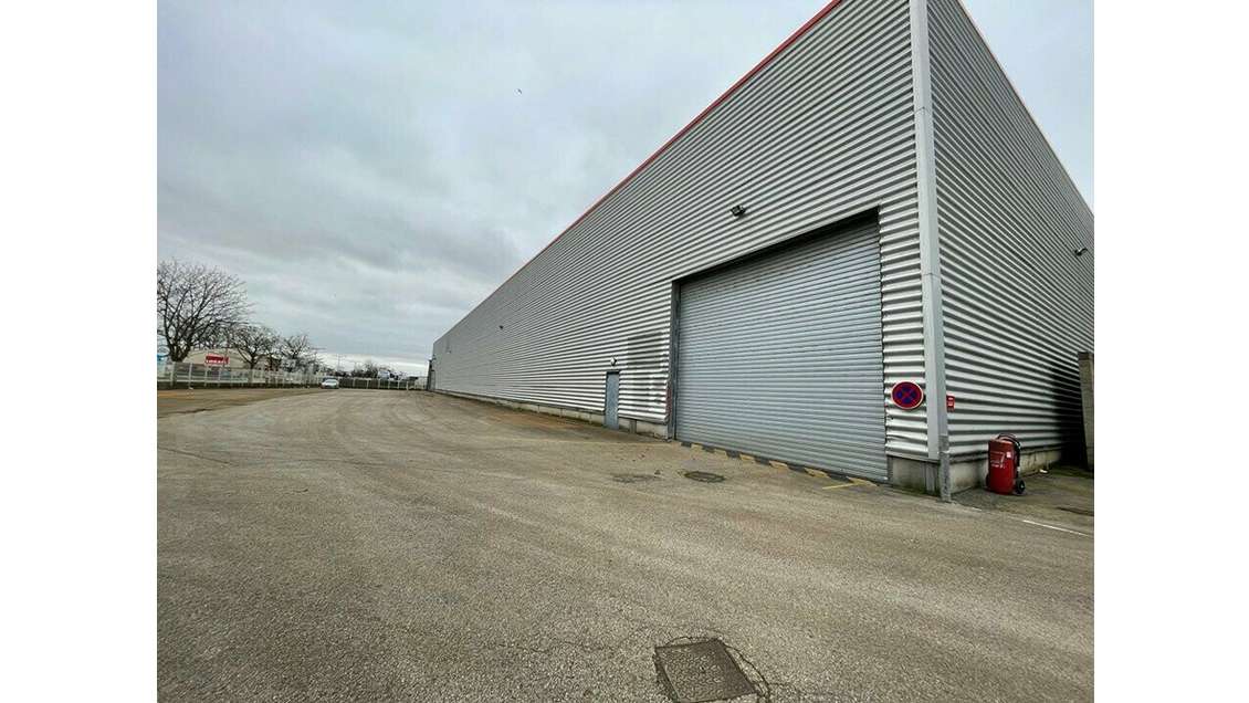 Bâtiment industriel à louer à Calais  ZA Doret