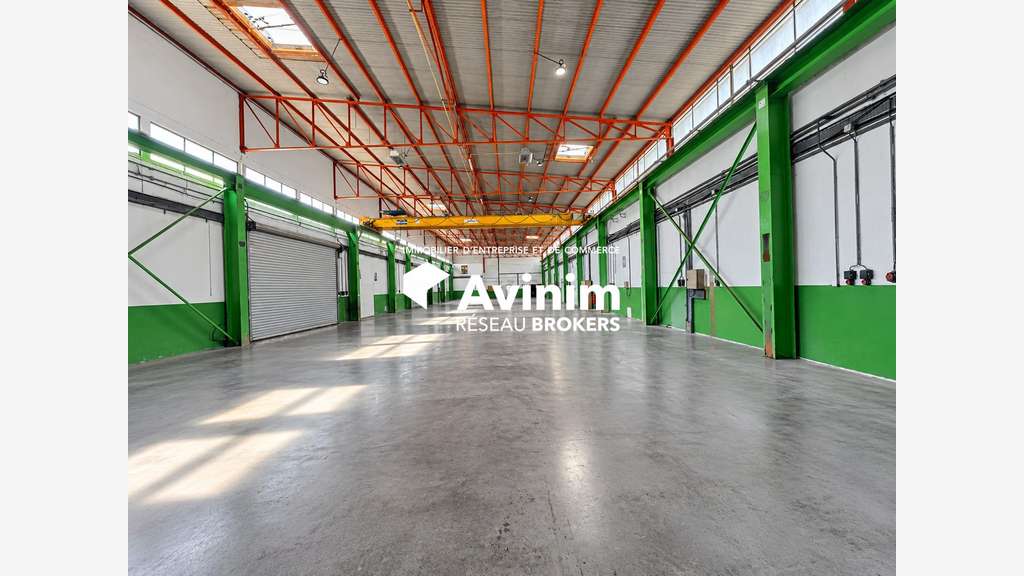 Bâtiment industriel 1300m² à louer ZI Rognac