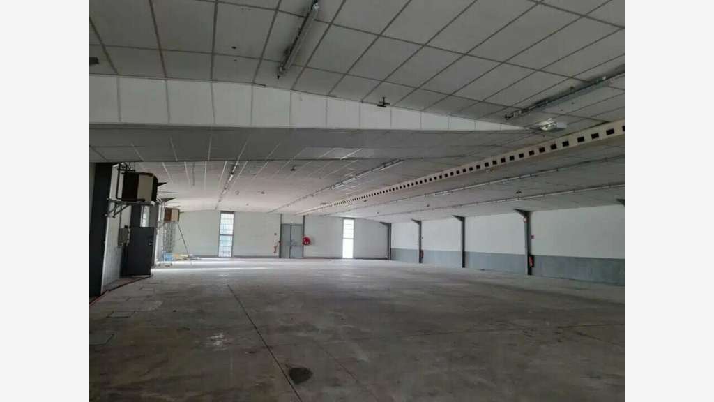 A louer bâtiment industriel 1622m² à Troyes