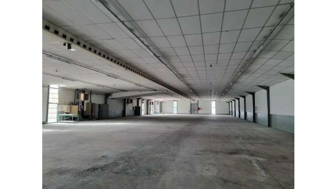 A louer bâtiment industriel 1622m² à Troyes