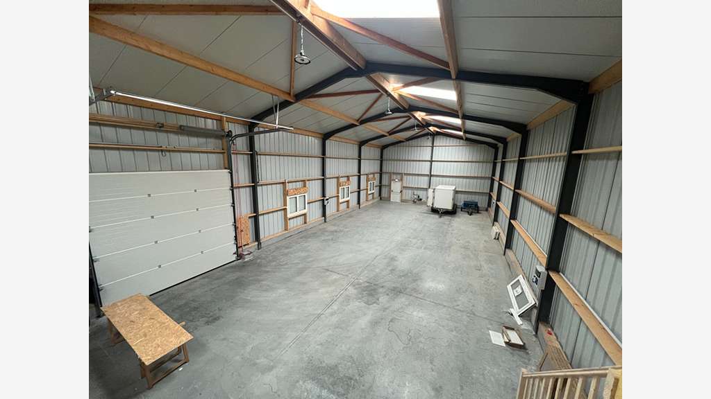 A louer bâtiment d'activité neuf 30mn Angers Ouest