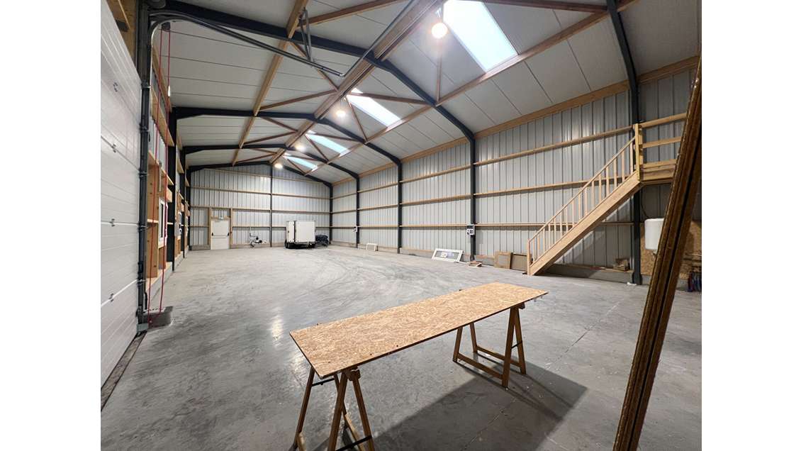 A louer bâtiment d'activité neuf 30mn Angers Ouest