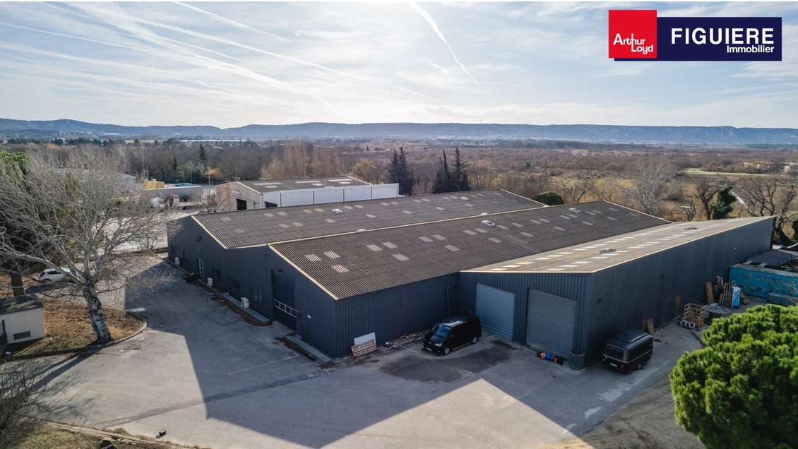 A louer bâtiment mixte de 2100m² à Marignane