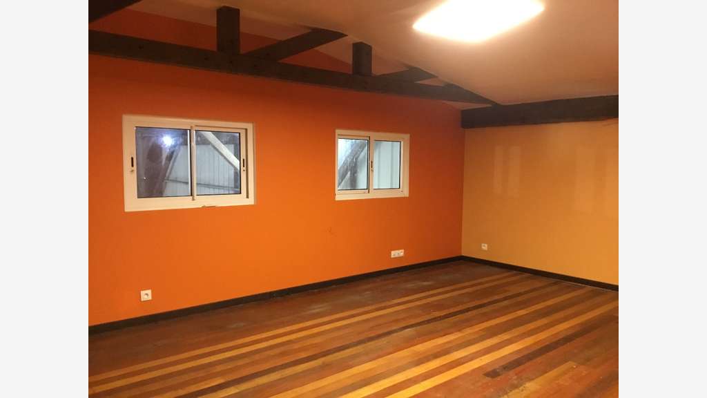 A louer bâtiment 1000m² à Montsinéry-Tonnegrande